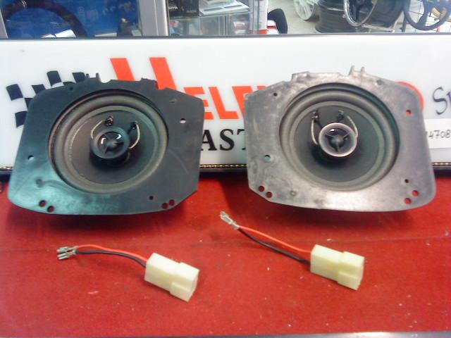 ALTAVOCES FORD FIESTA TRASEROS ESPECIFICOS BENSI 84137